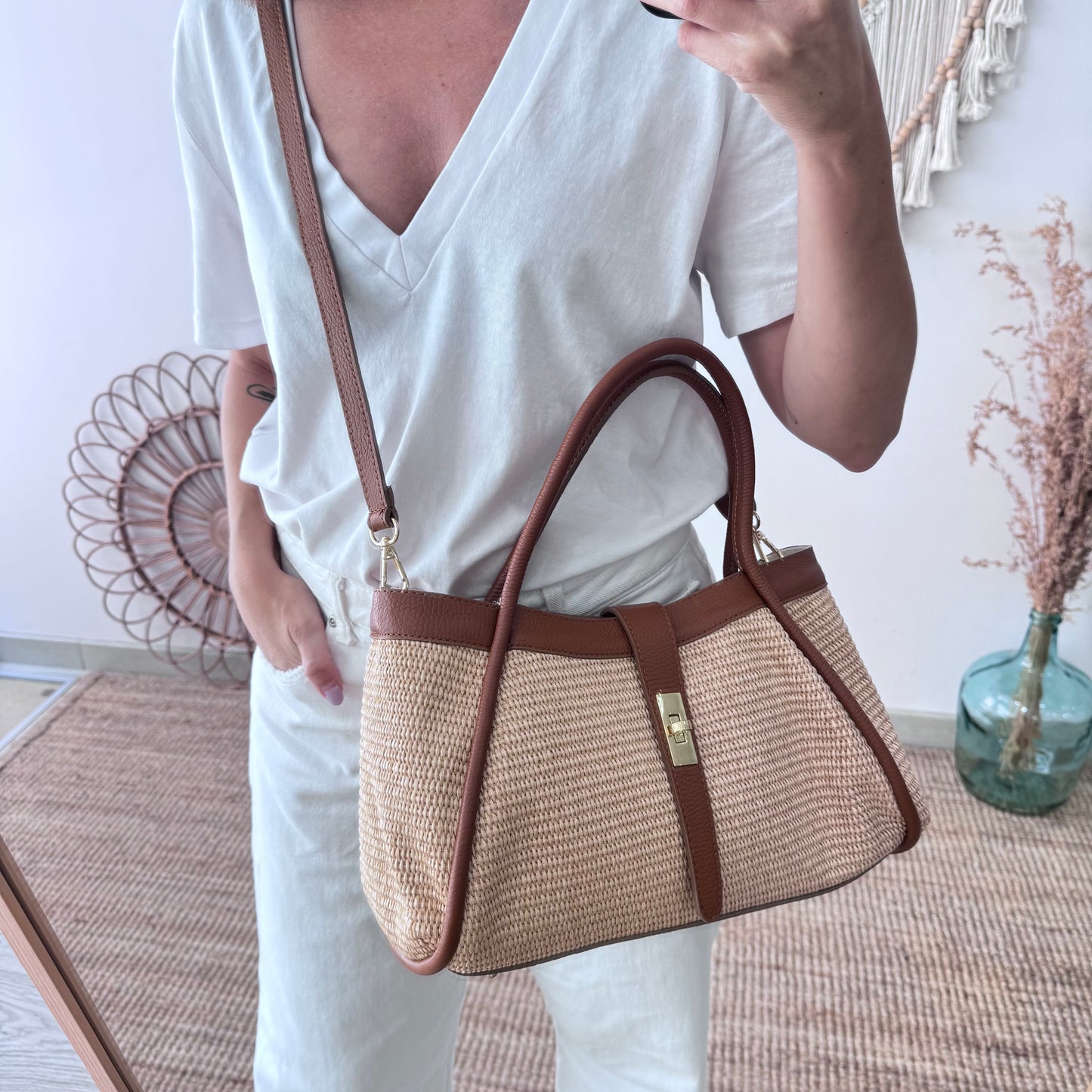 Bolso shopping piel y rafia camel mediano