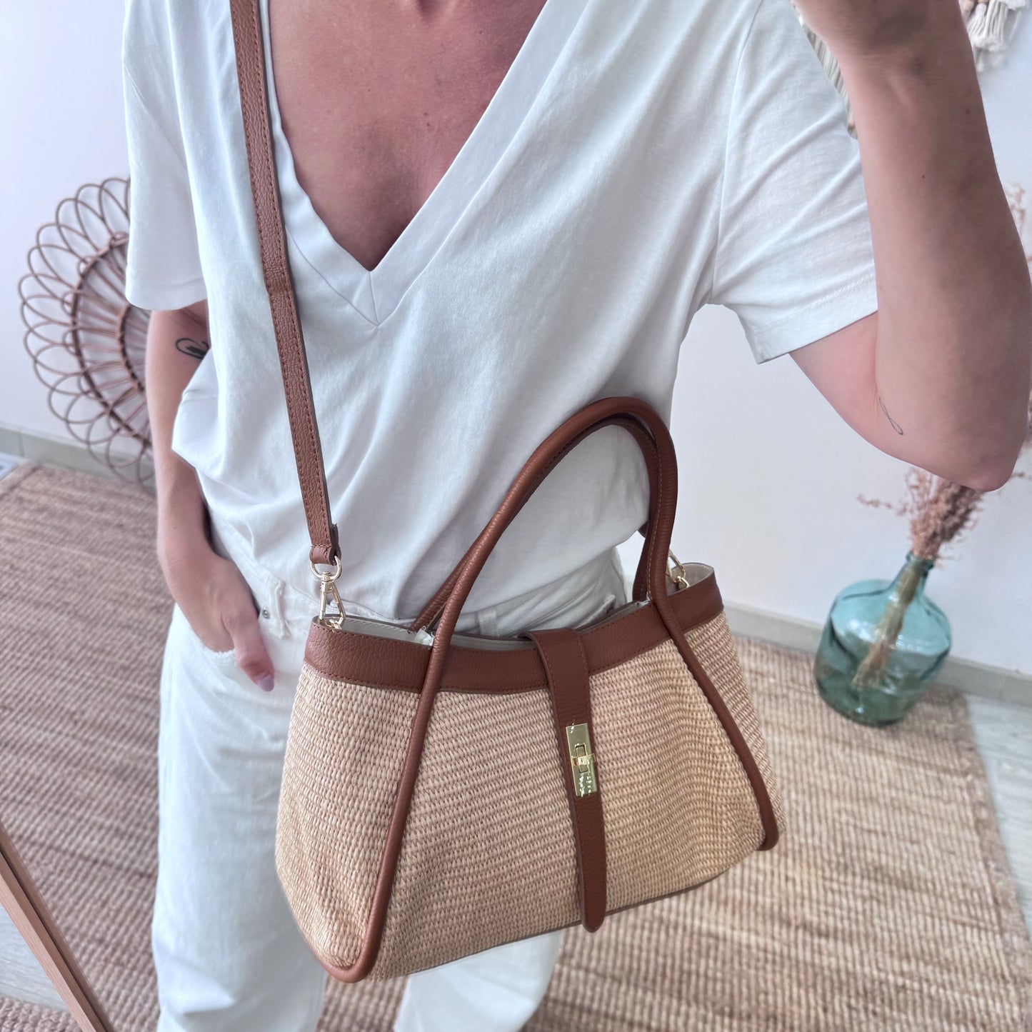 Bolso shopping piel y rafia camel mediano