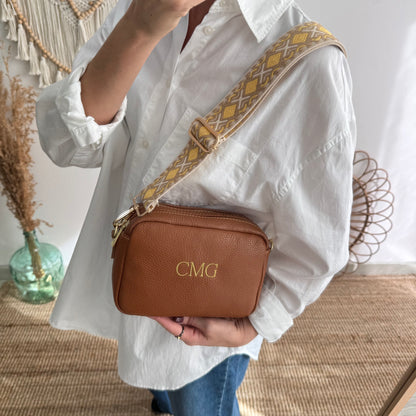 Bolso rectangular piel camel personalizado iniciales bordadas