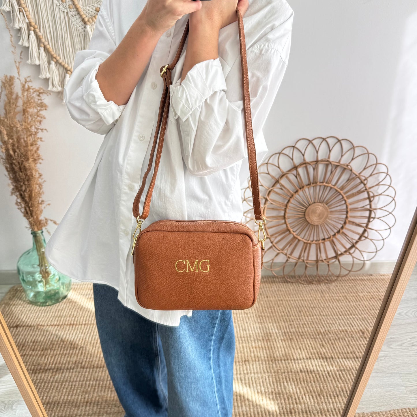 Bolso rectangular piel camel personalizado iniciales bordadas