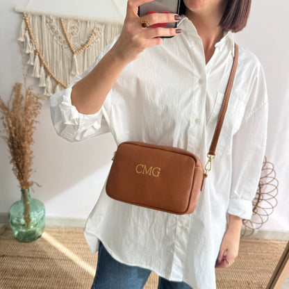 Bolso rectangular piel camel personalizado iniciales bordadas
