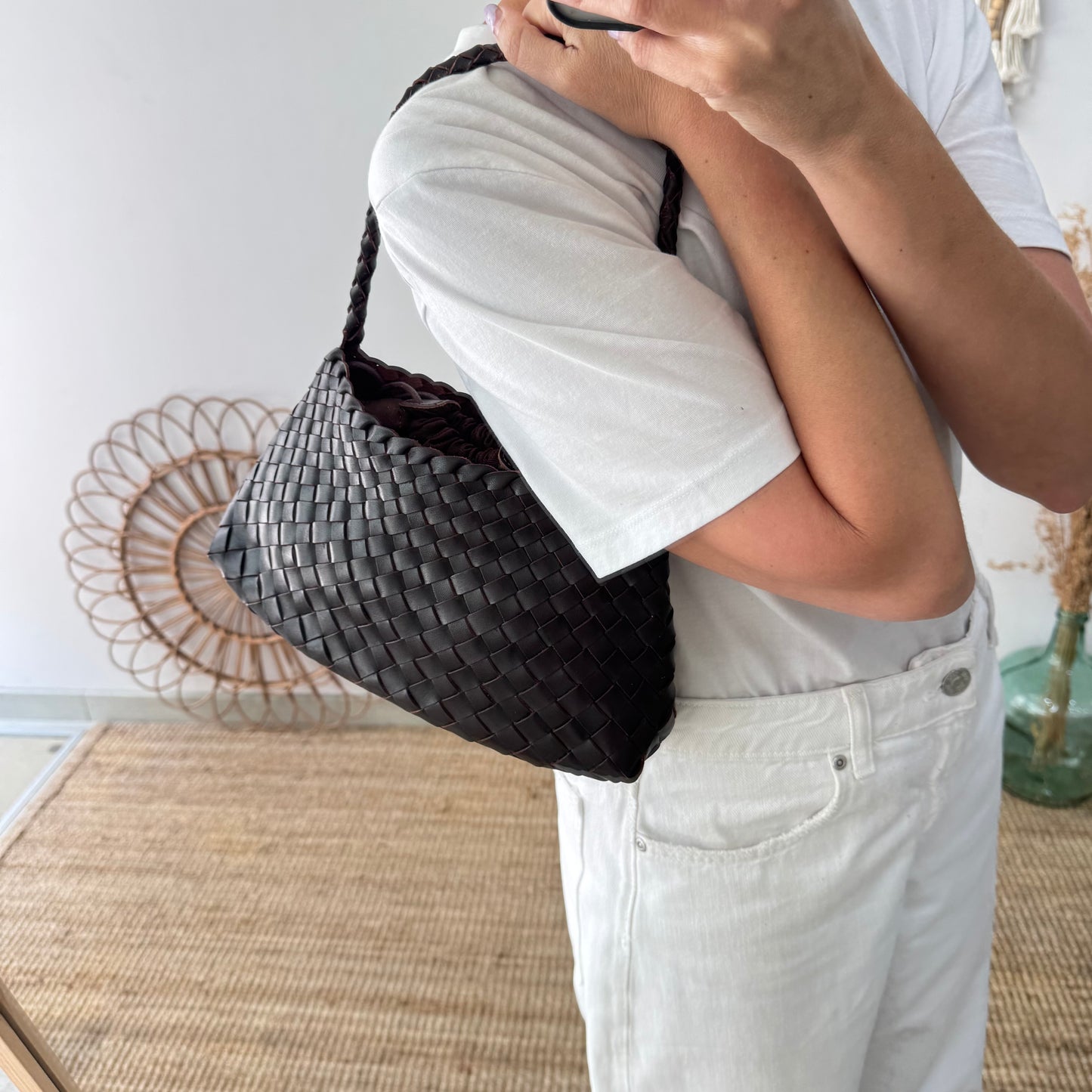 Bolso de piel trenzada trapecio pequeño marrón