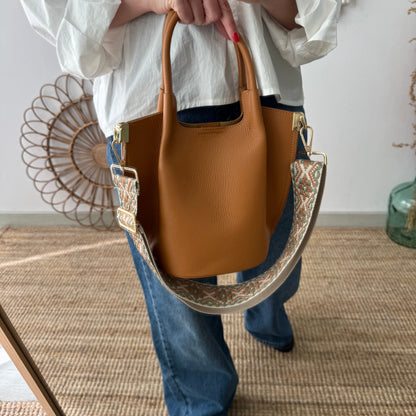 Bolso bucket asas rígidas camel