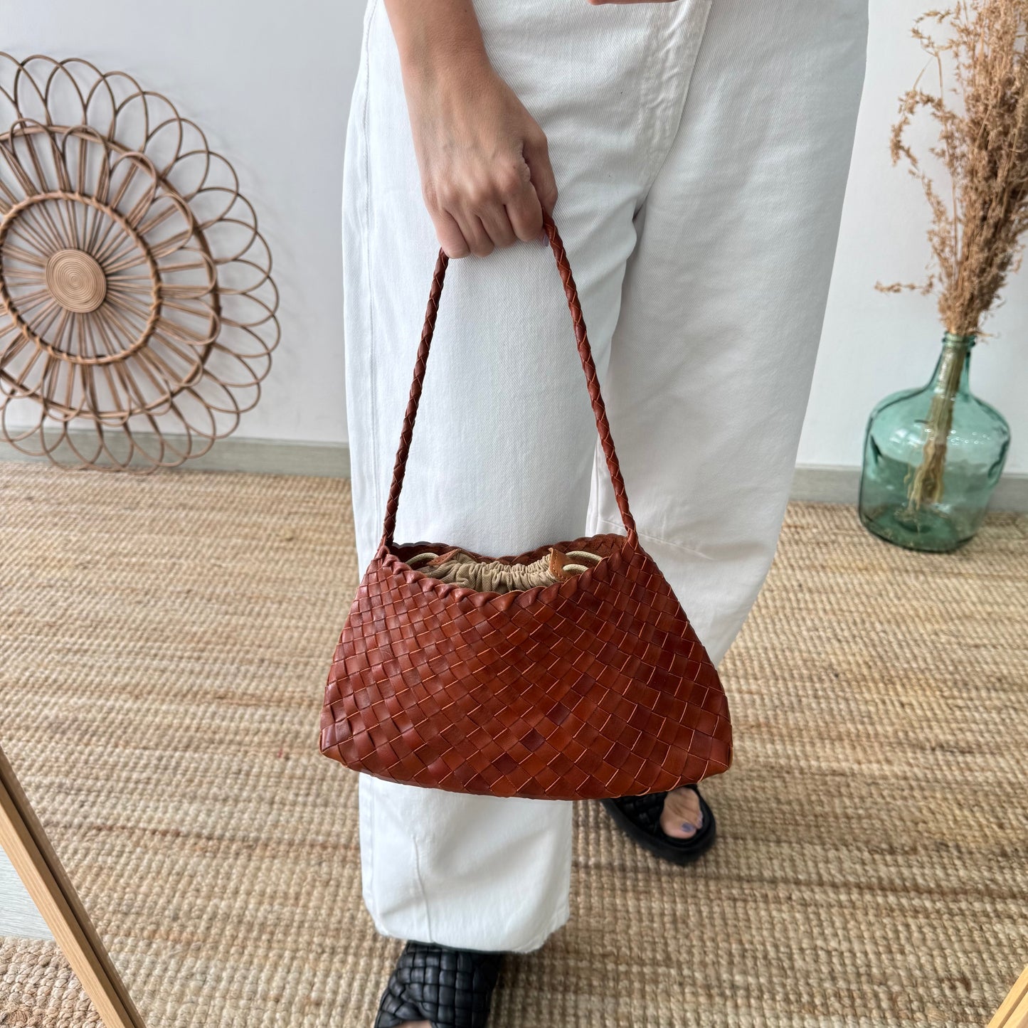Bolso de piel trenzada trapecio pequeño camel