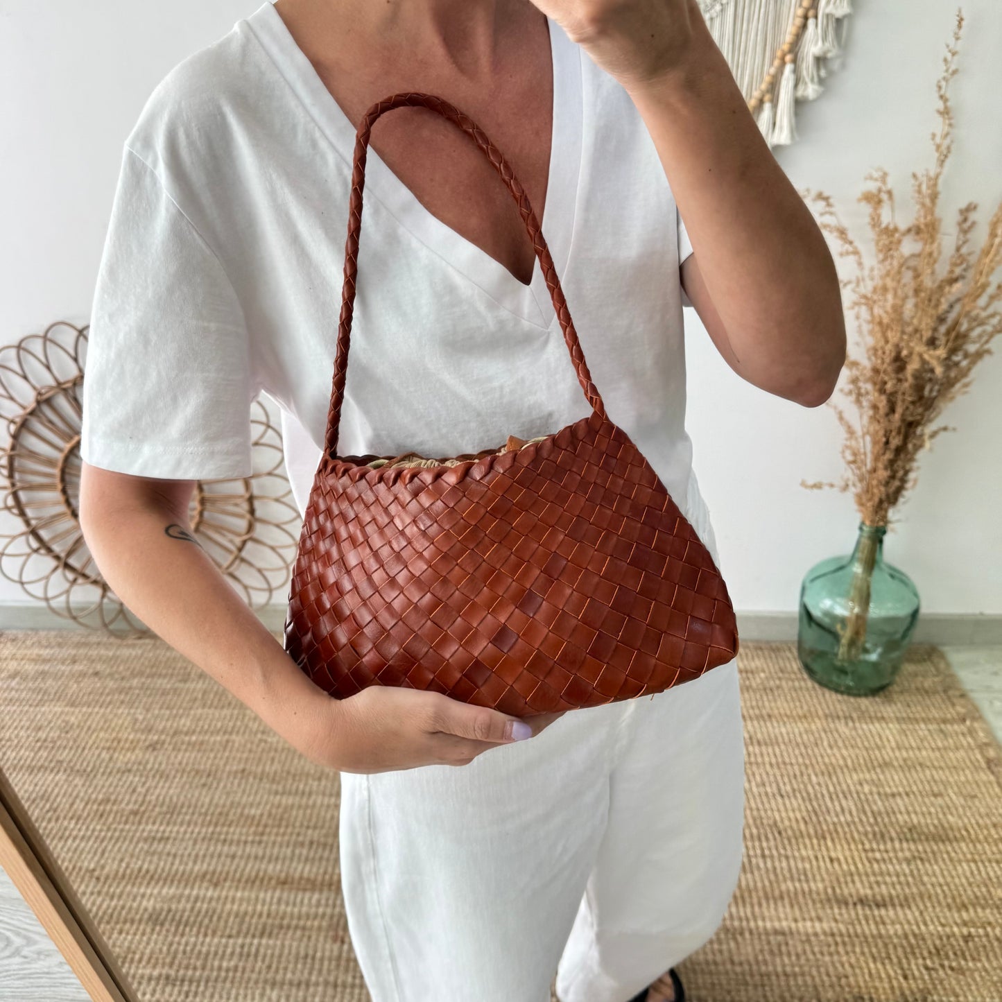 Bolso de piel trenzada trapecio pequeño camel