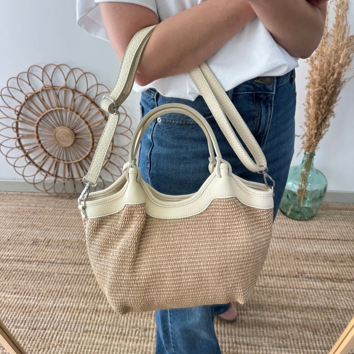 Bolso saca mediana beige piel y rafia