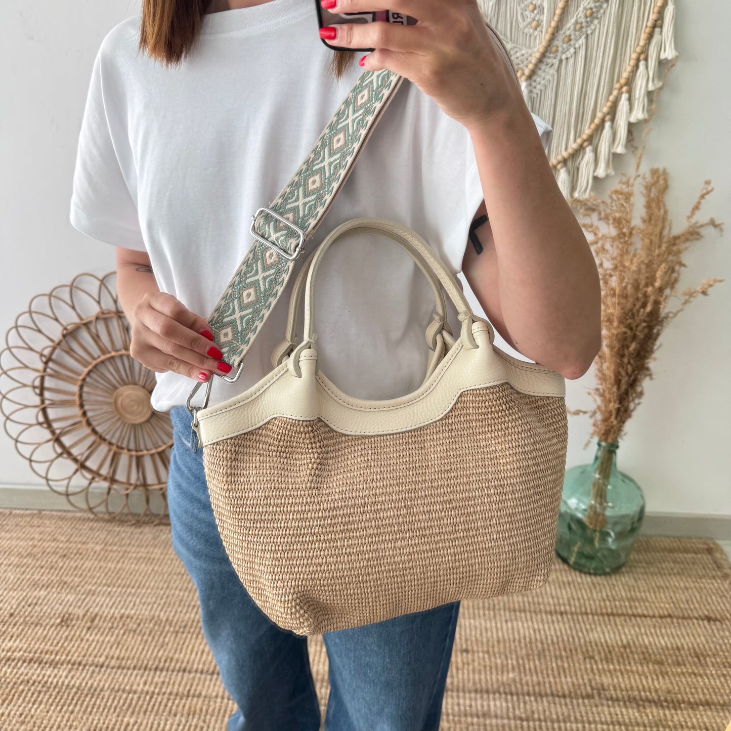 Bolso saca mediana beige piel y rafia