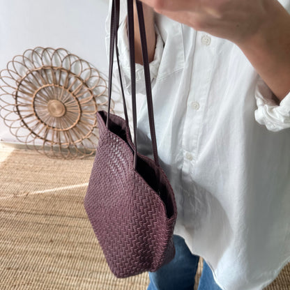 Bolso en piel trenzada granate