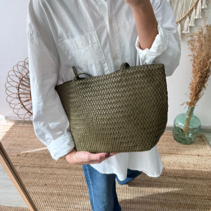 Bolso en piel trenzada caqui