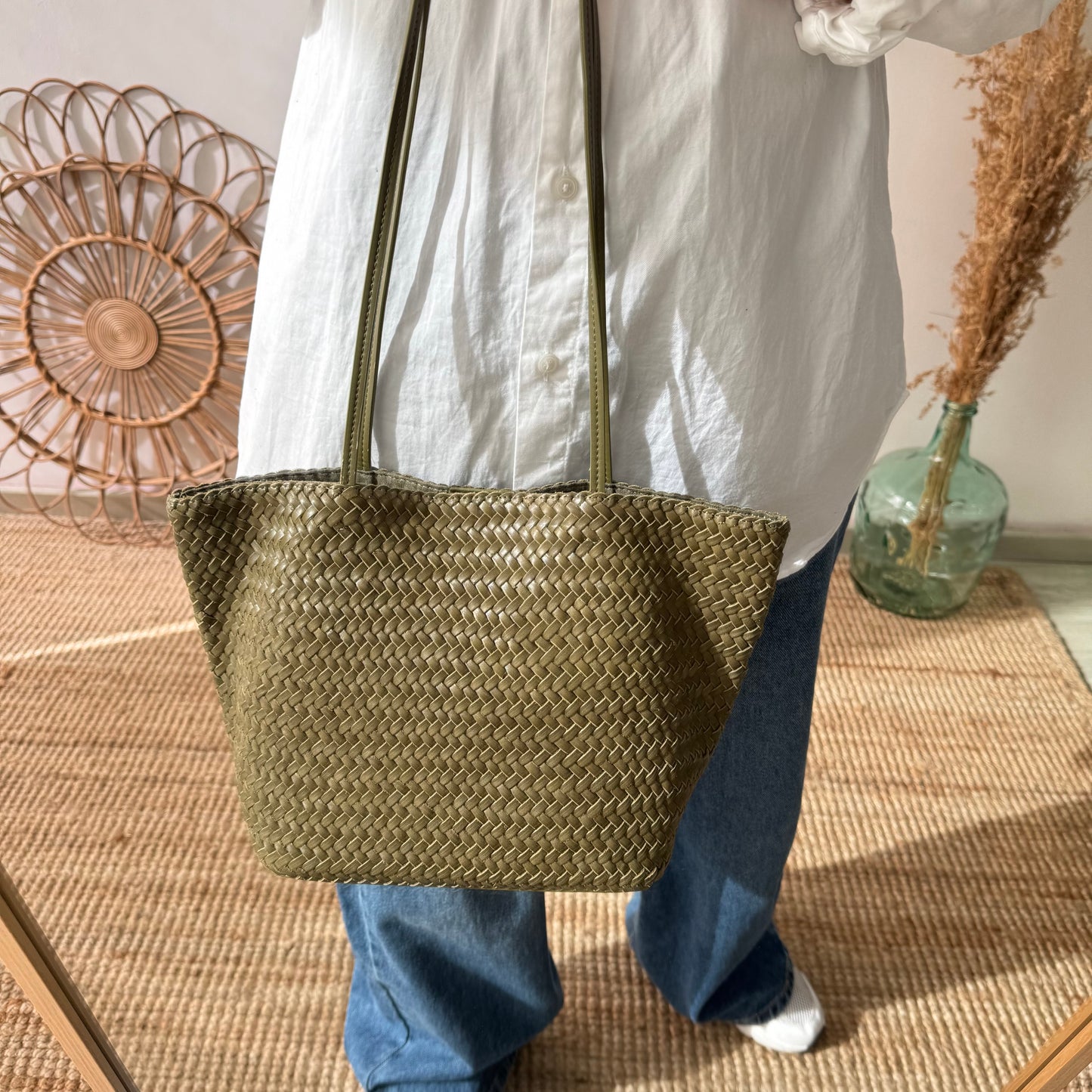 Bolso en piel trenzada caqui