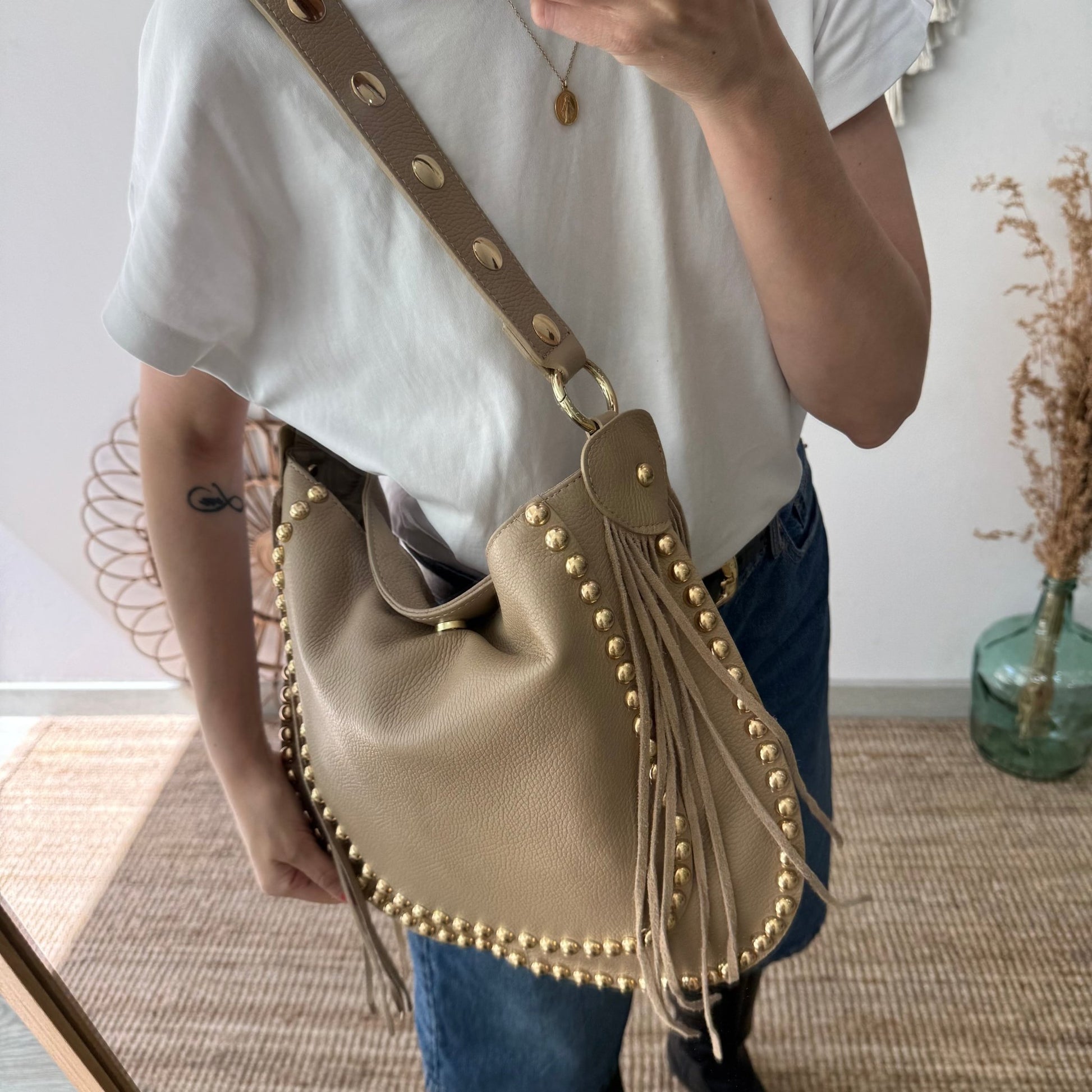 Bolso Hobo tachuelas y Flecos en Piel taupe - Bubbleshopbcn