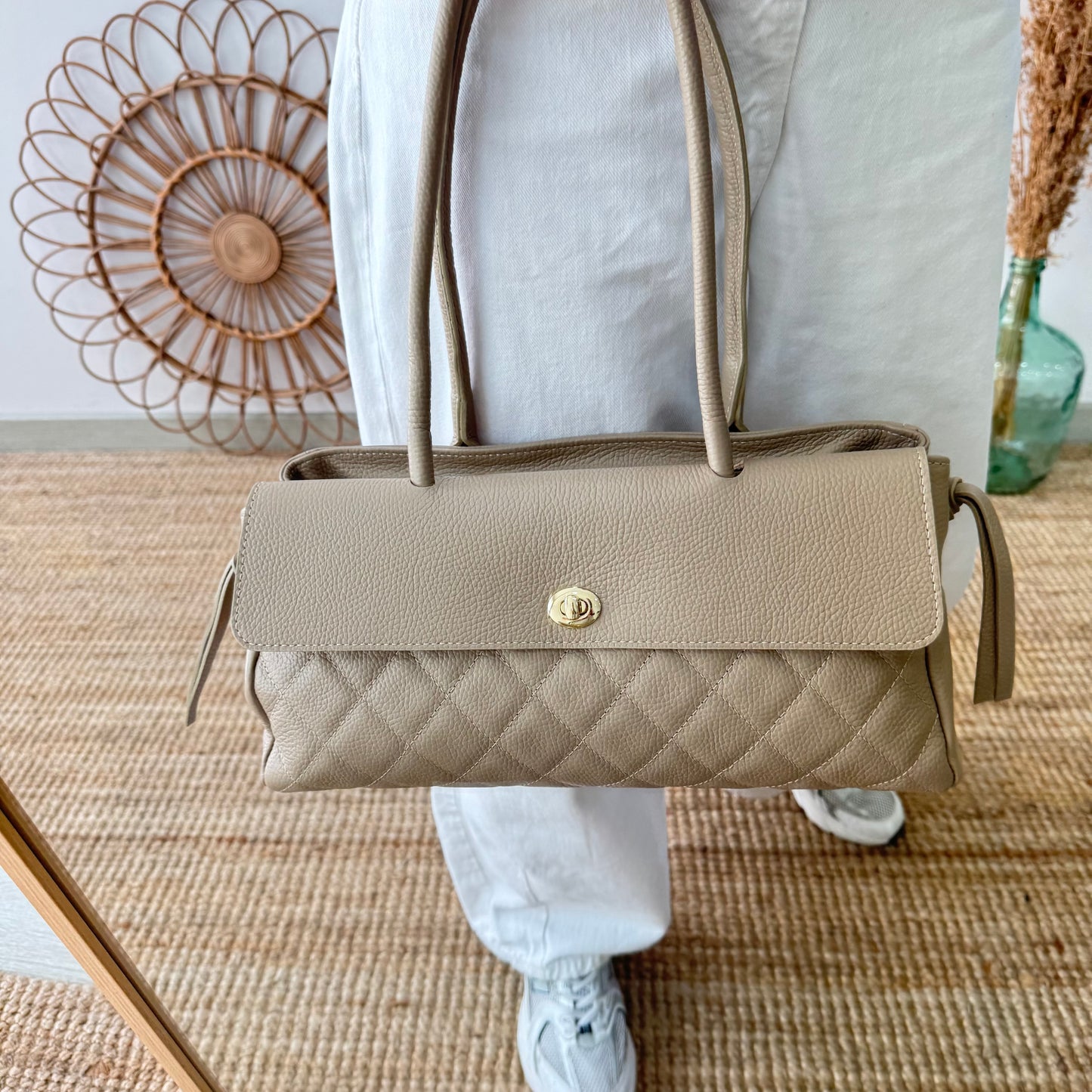 Bolso baguette taupe