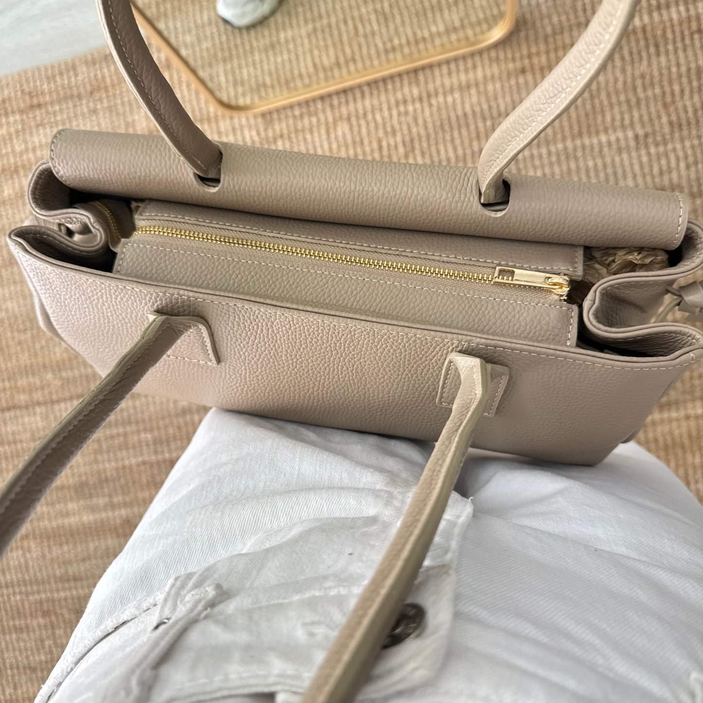 Bolso baguette taupe