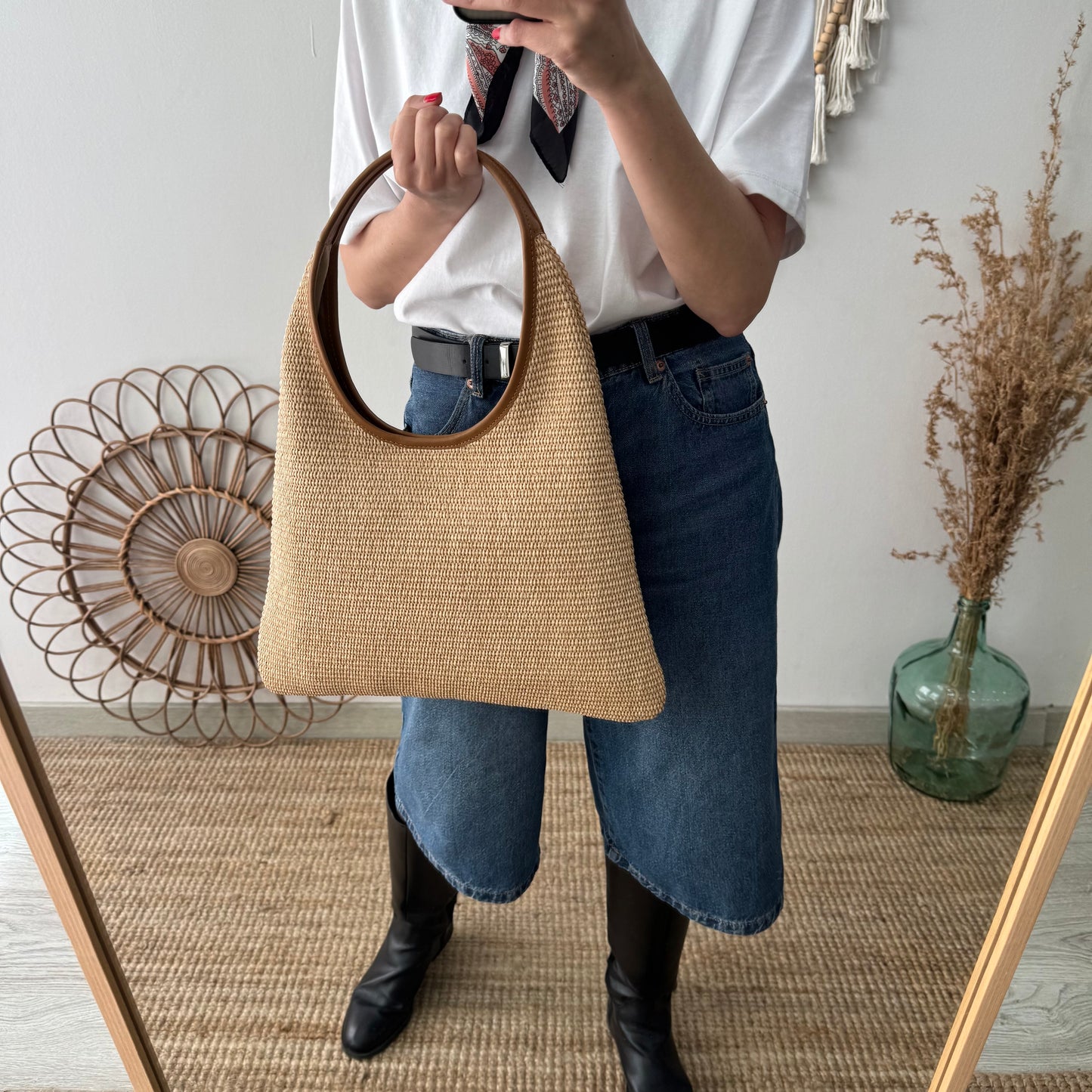 Bolso hobo combinado piel y rafia camel