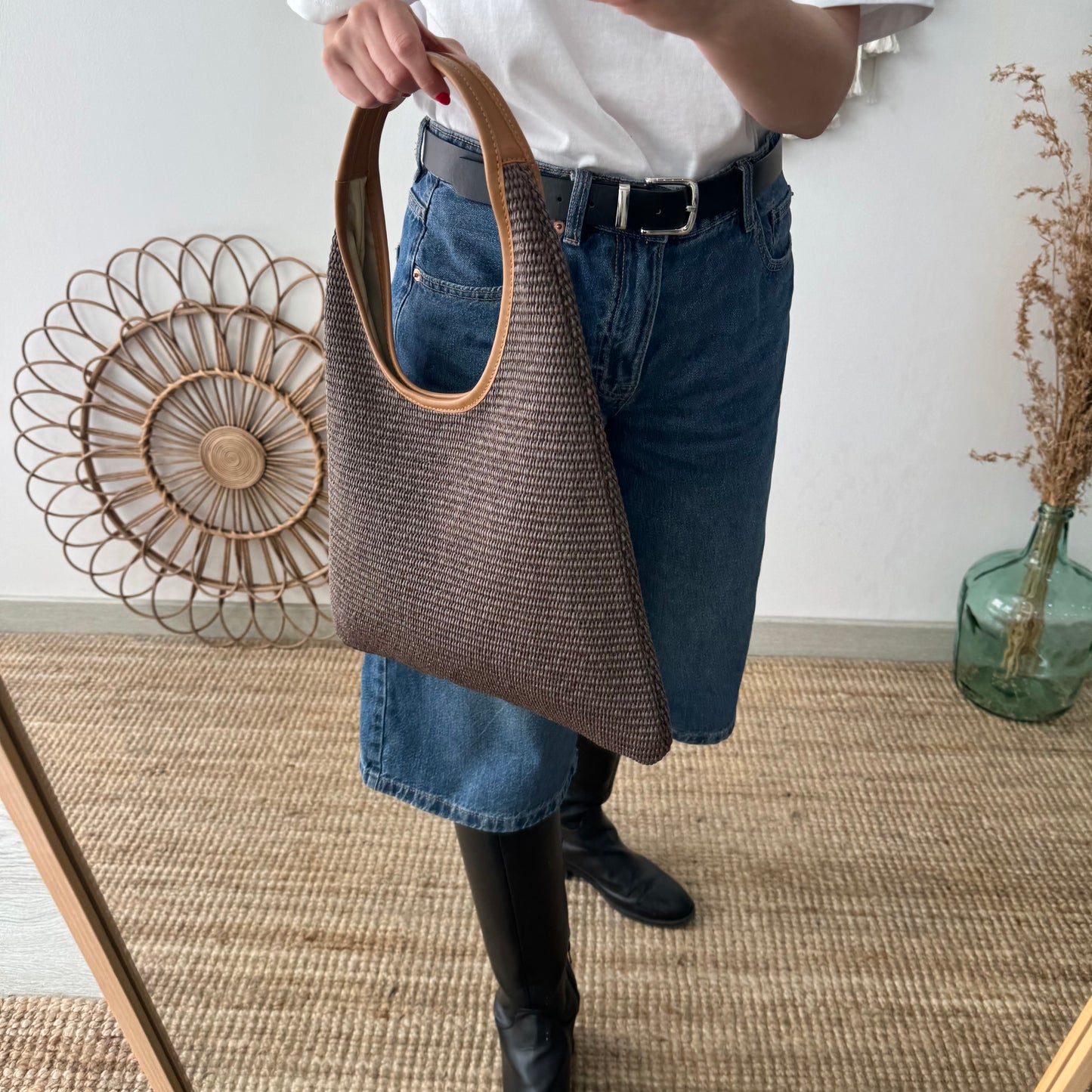 Bolso hobo combinado piel y rafia marrón