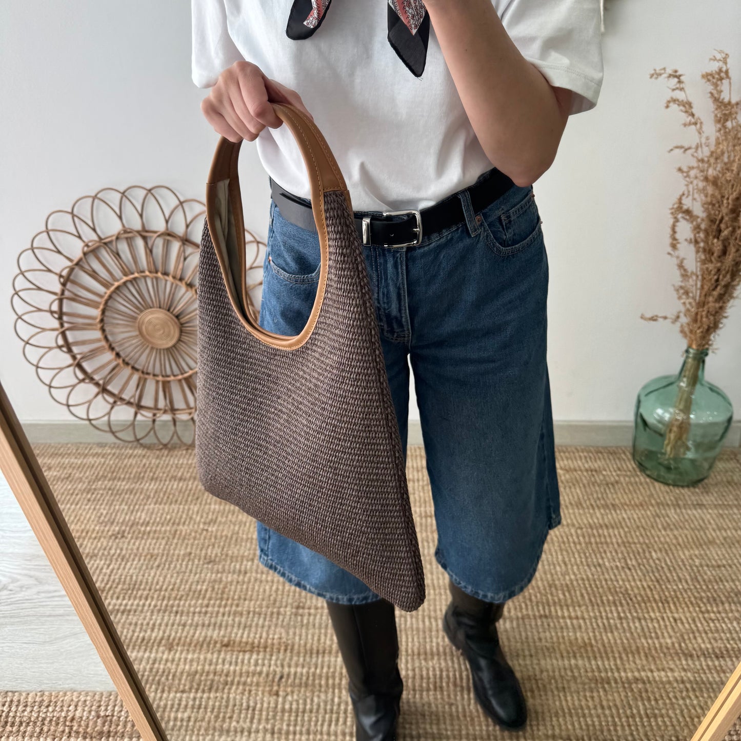 Bolso hobo combinado piel y rafia marrón