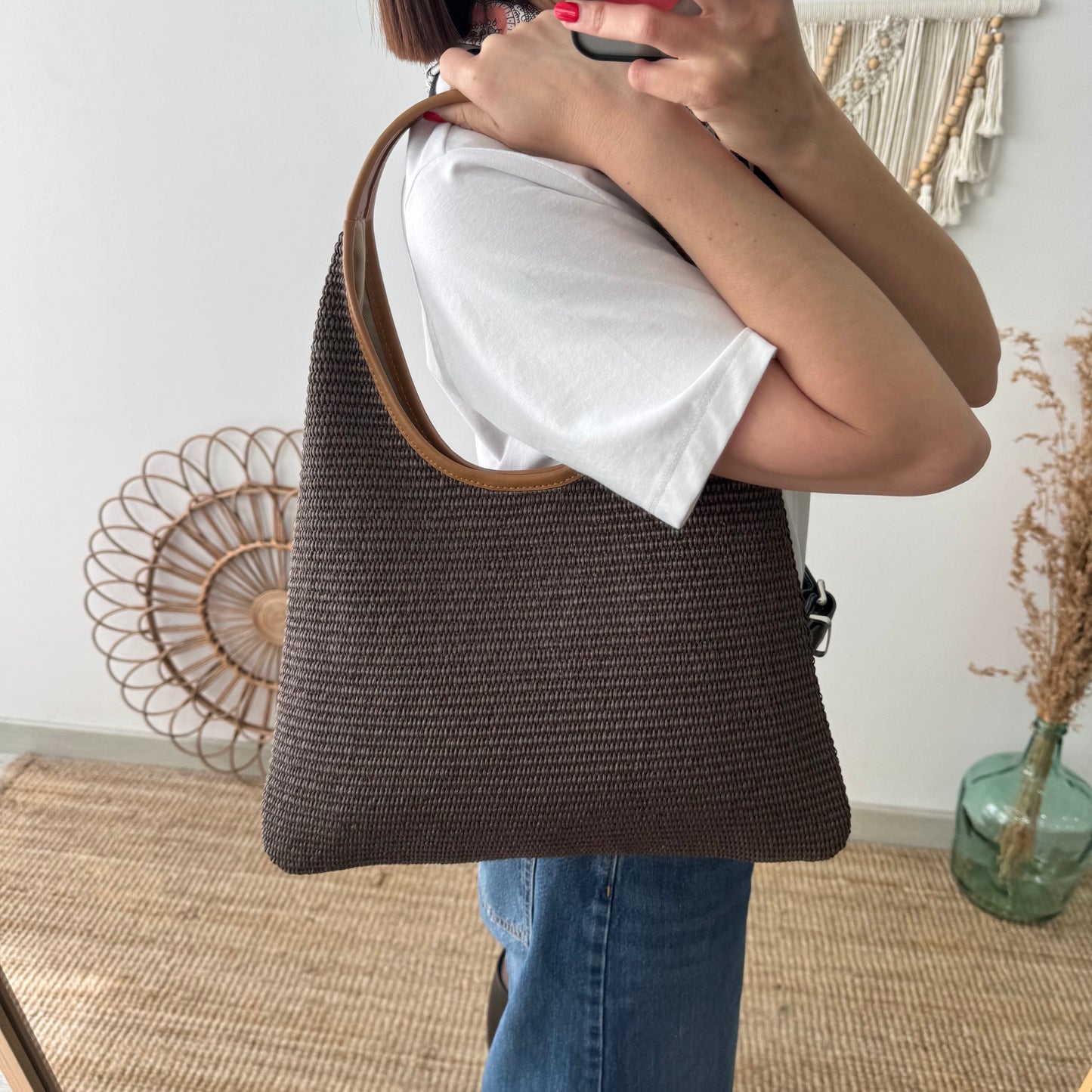 Bolso hobo combinado piel y rafia marrón