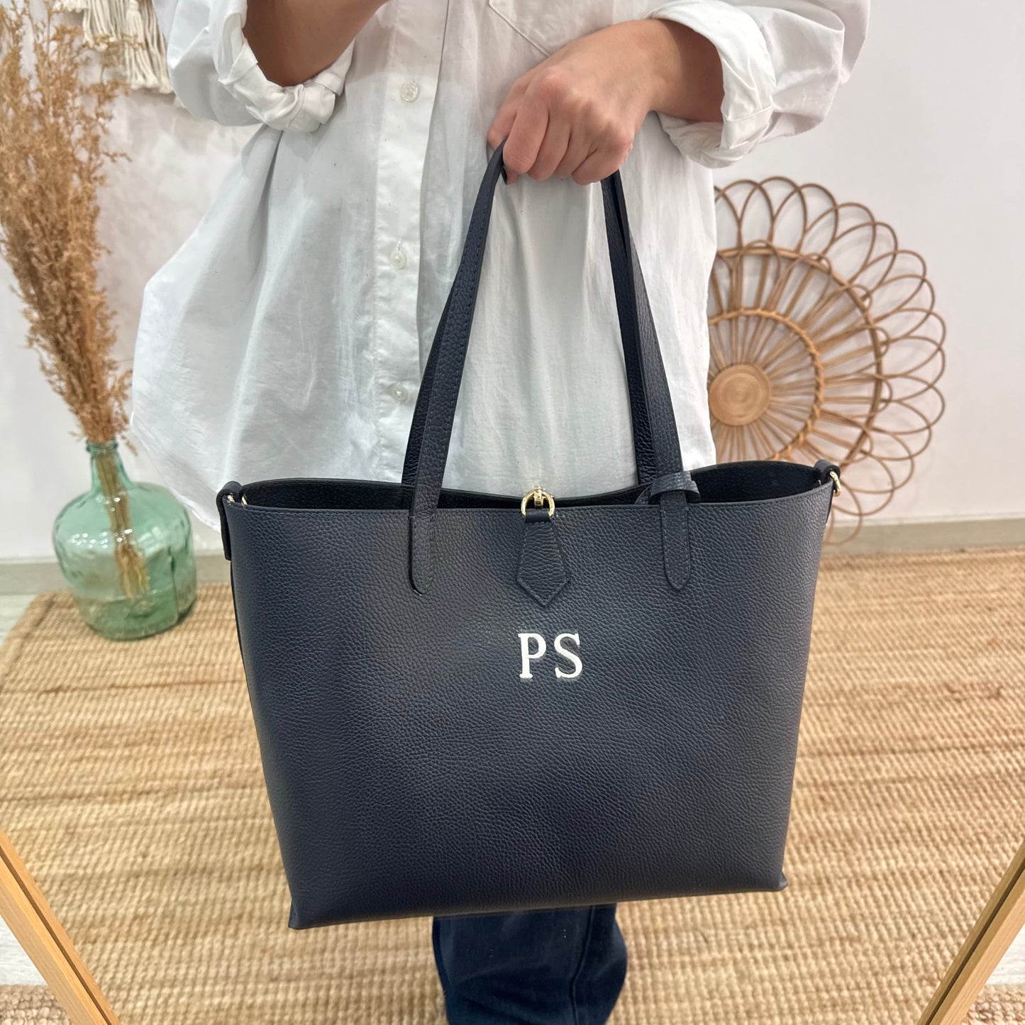 Bolso shopper piel marino cierre iniciales bordadas
