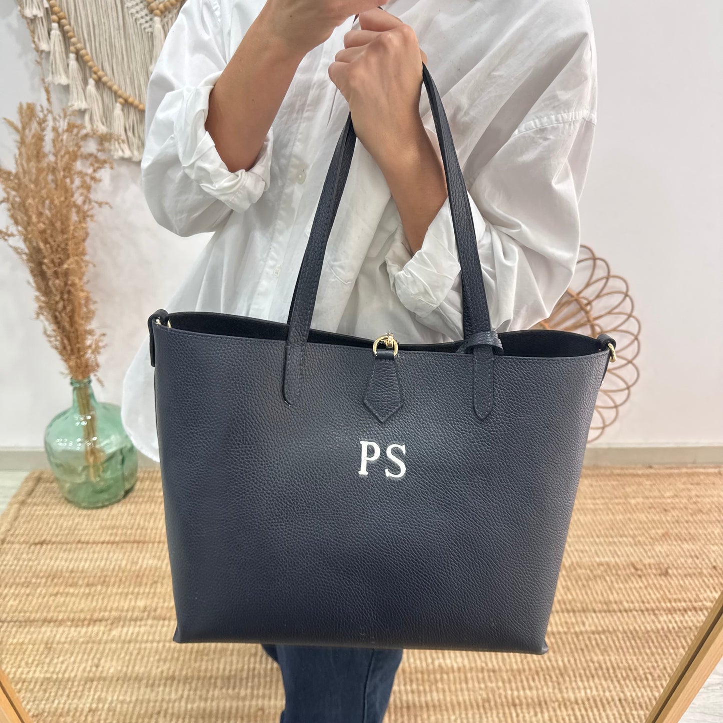 Bolso shopper piel marino cierre iniciales bordadas