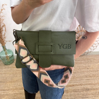 Bolso piel bandolera caqui solapa personalizado iniciales bordadas - Bubbleshopbcn