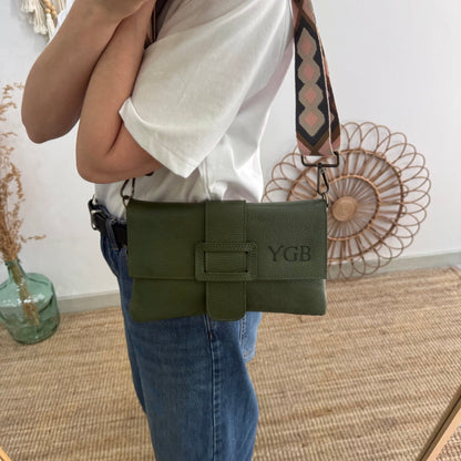 Bolso piel bandolera caqui solapa personalizado iniciales bordadas - Bubbleshopbcn