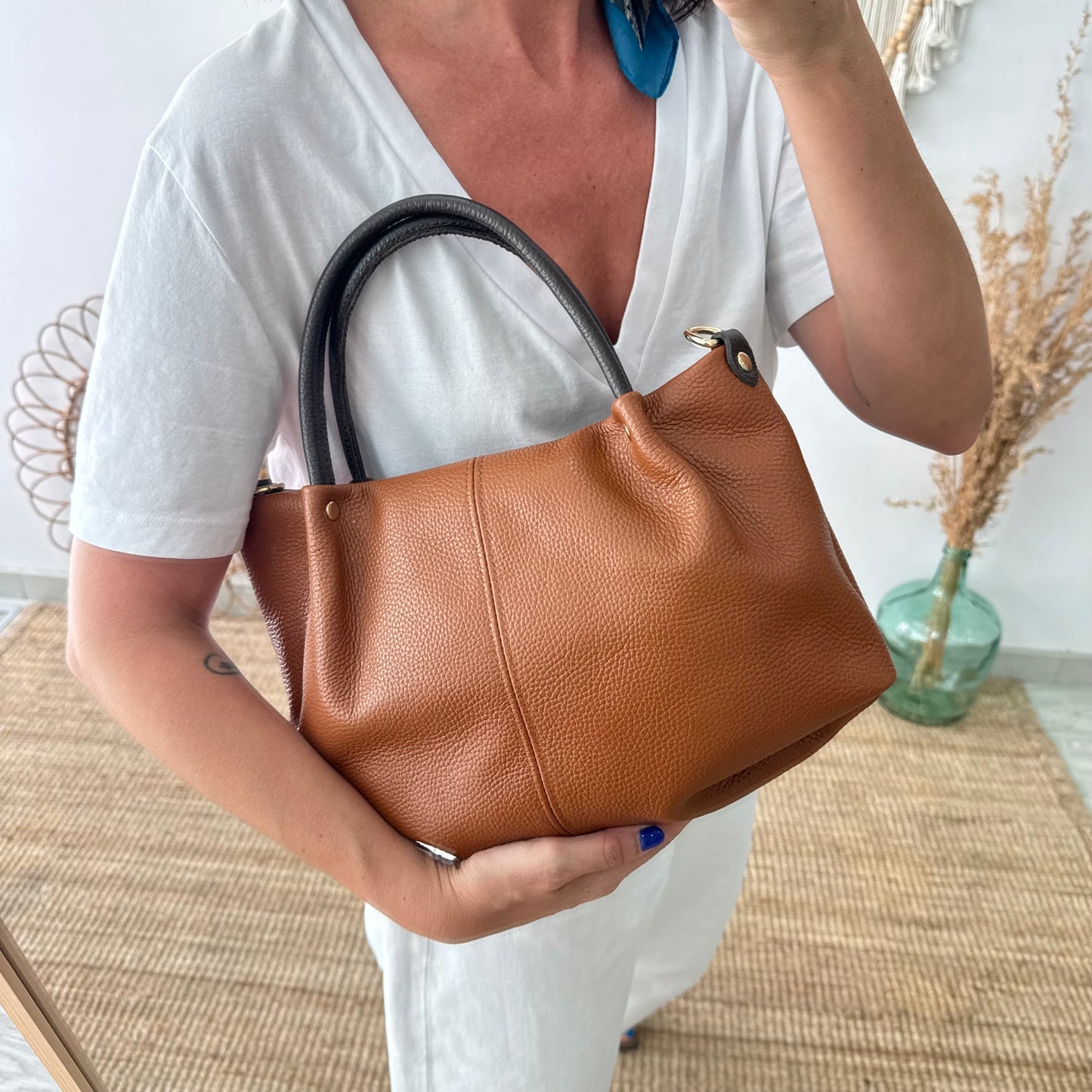 Bolso piel camel asas contraste marrón