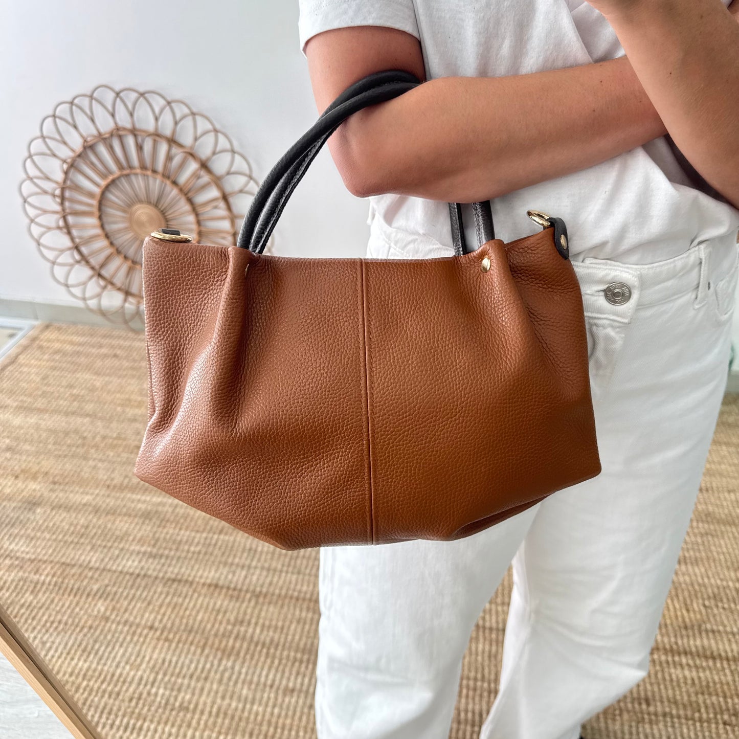 Bolso piel camel asas contraste marrón