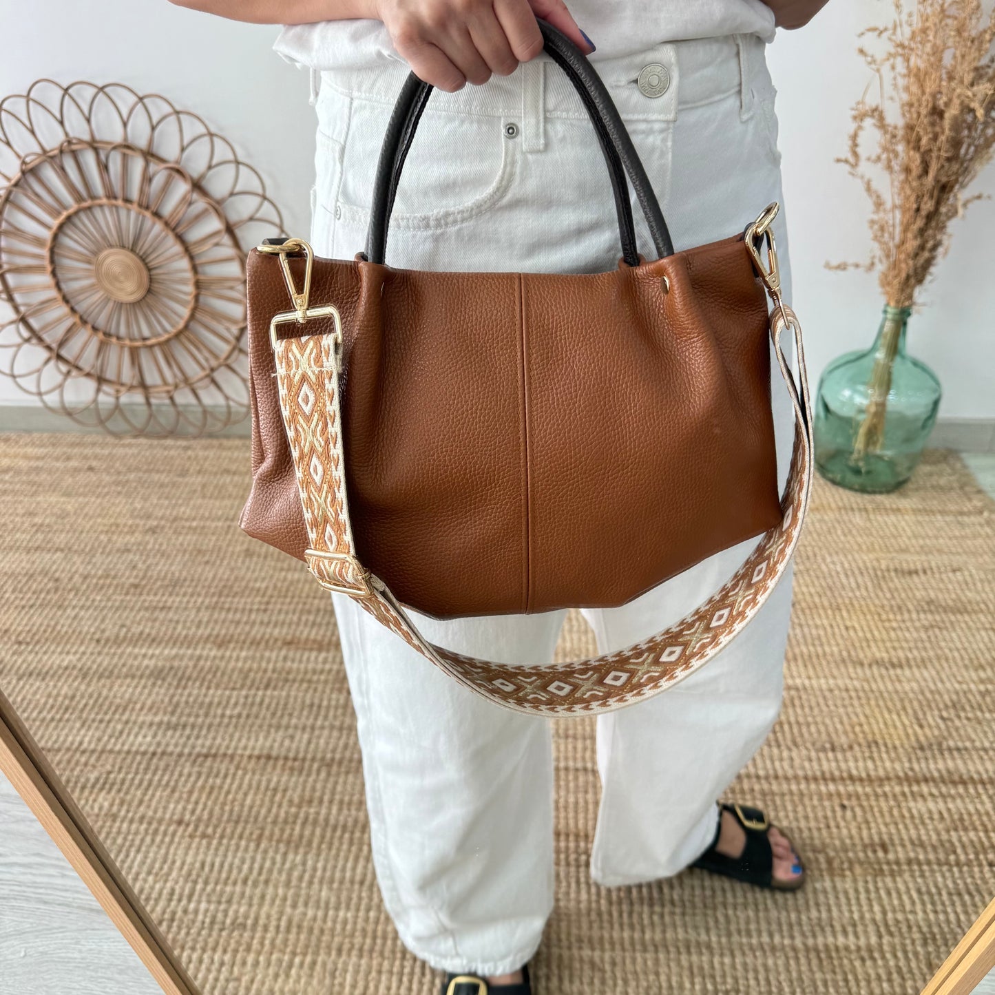 Bolso piel camel asas contraste marrón