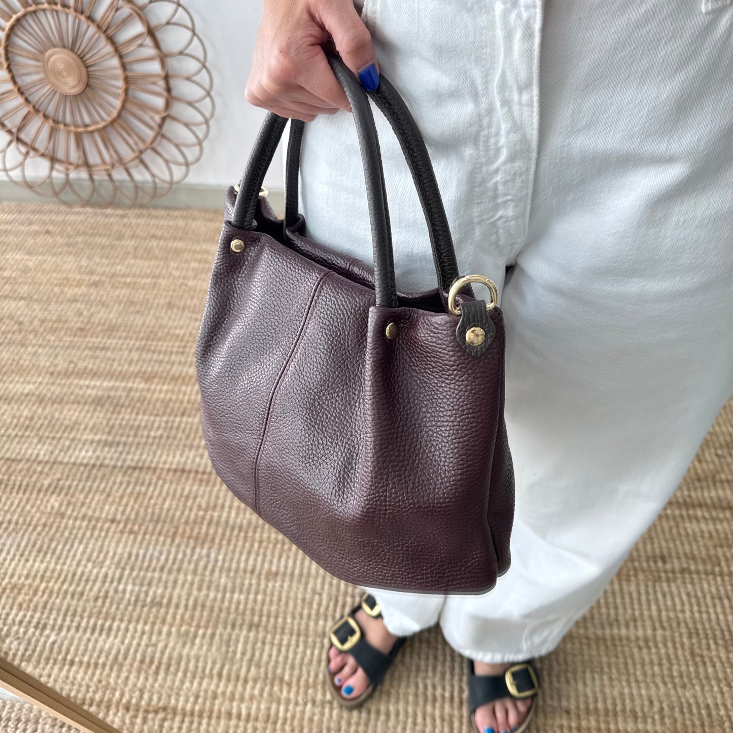Bolso piel granate asas contraste marrón