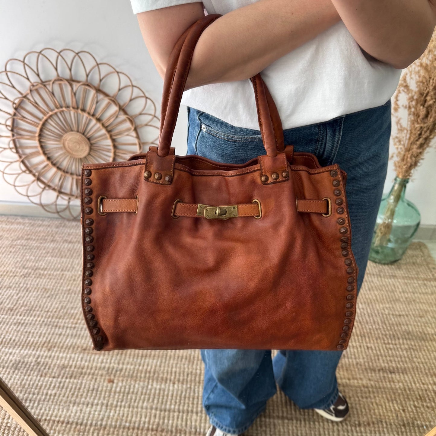 Shopper piel lavada camel tachuelas - Bubbleshopbcn