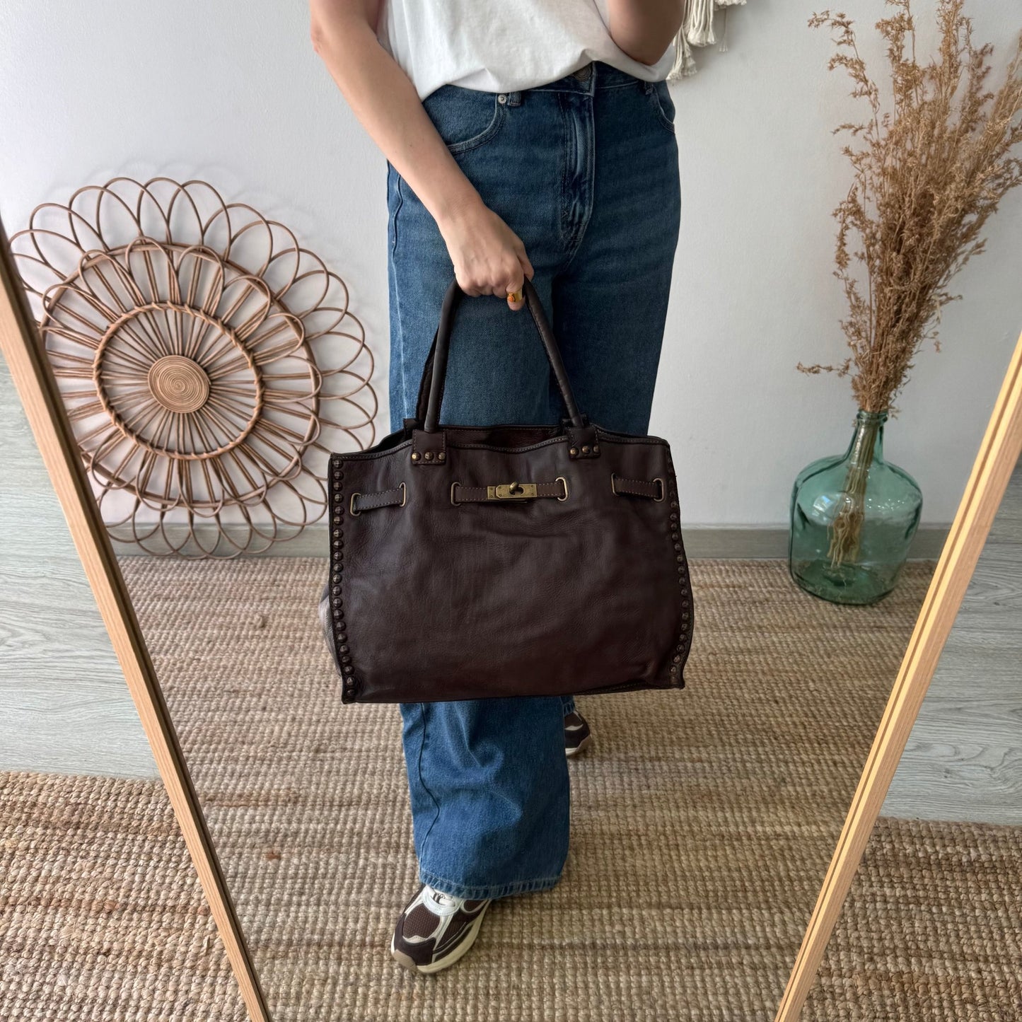 Shopper piel lavada marrón tachuelas - Bubbleshopbcn