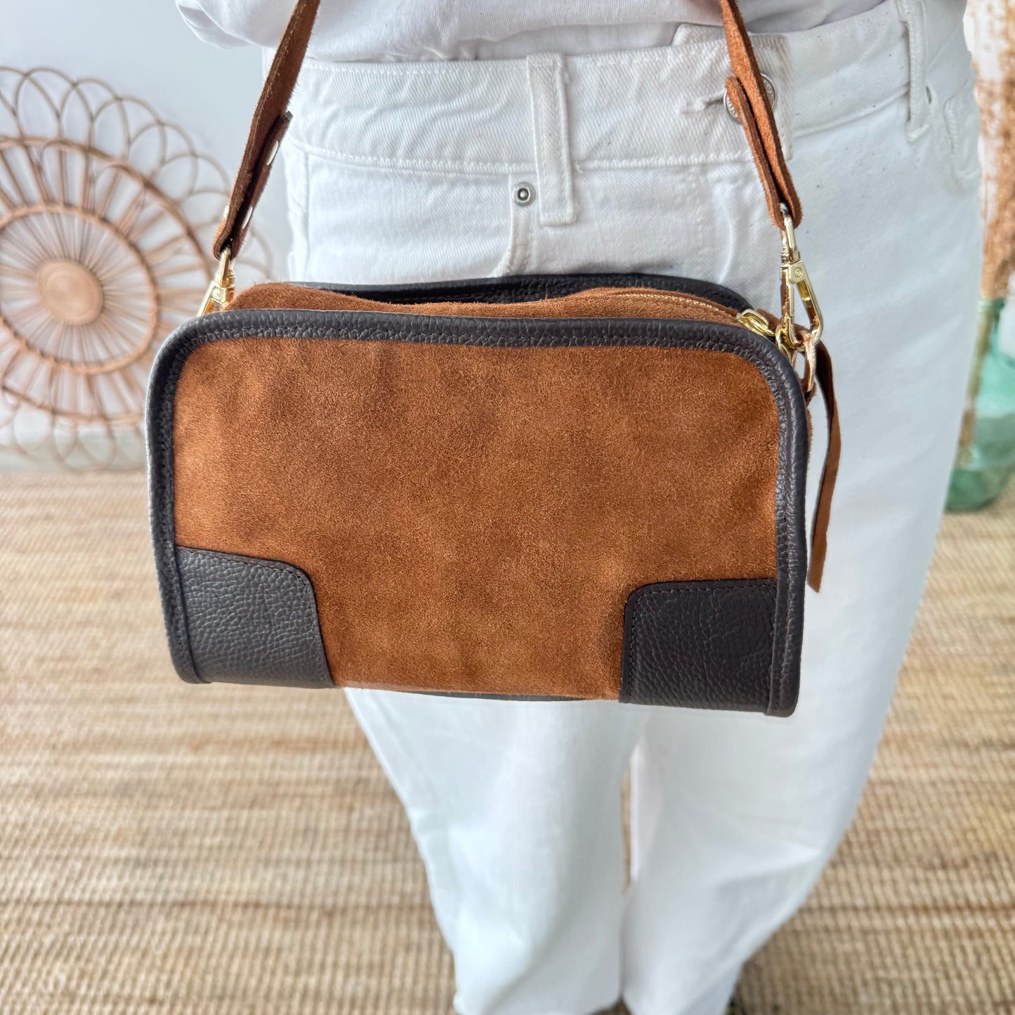 Bolso baúl serraje camel y piel marrón