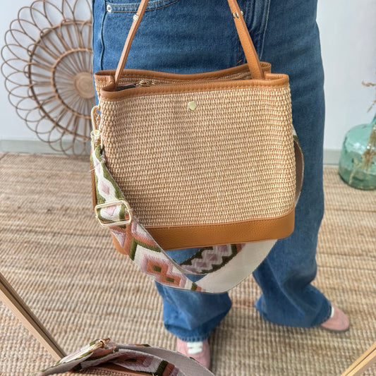 Bolso trapecio combinado rafia y piel camel