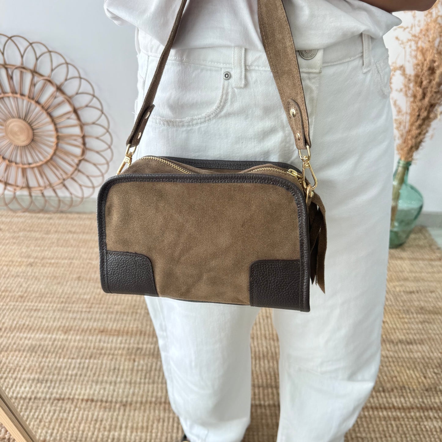 Bolso baúl serraje taupe y piel marrón