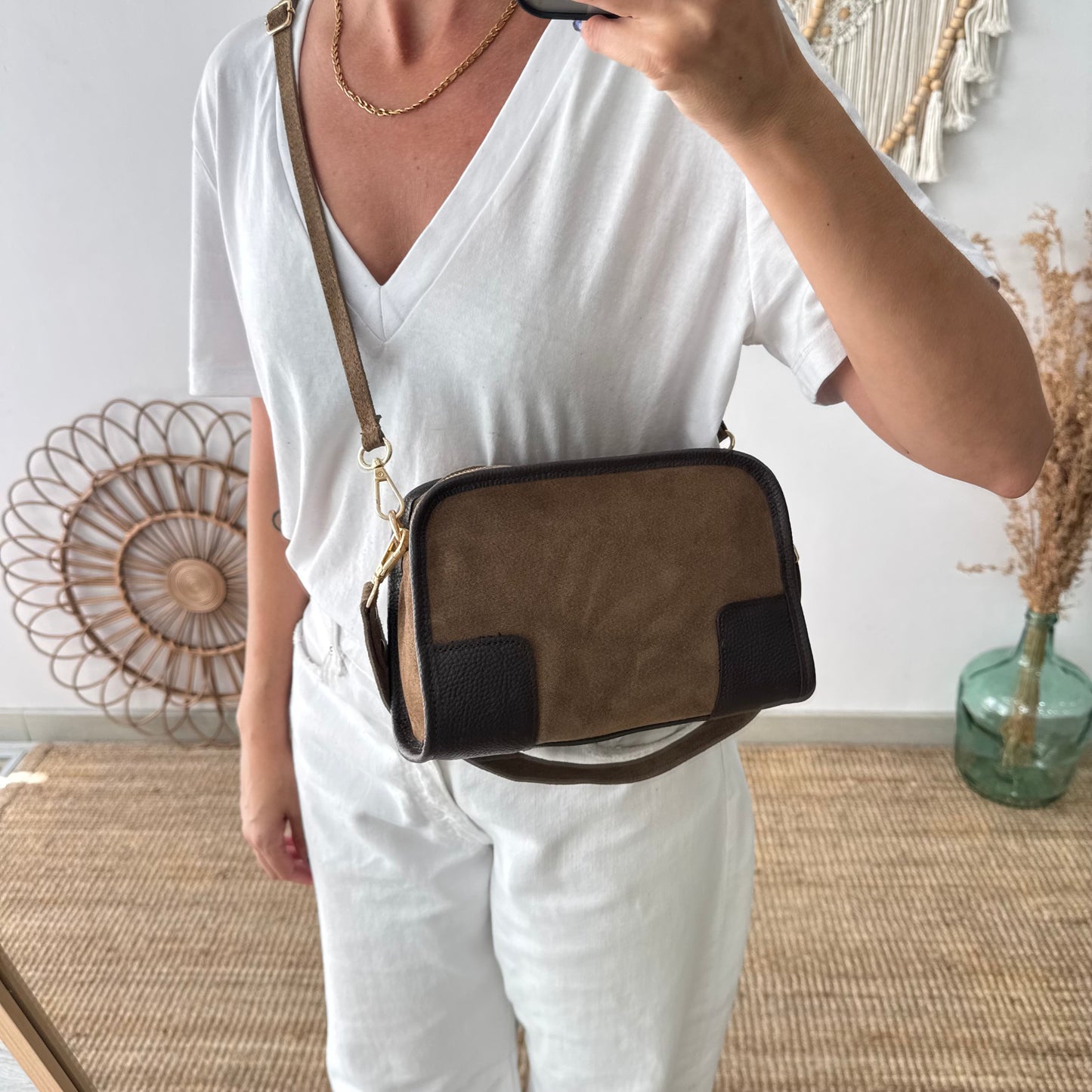 Bolso baúl serraje taupe y piel marrón