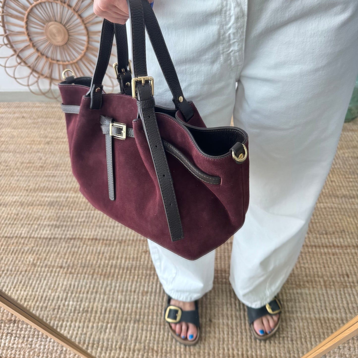 Bolso saco estructurado serraje y piel granate