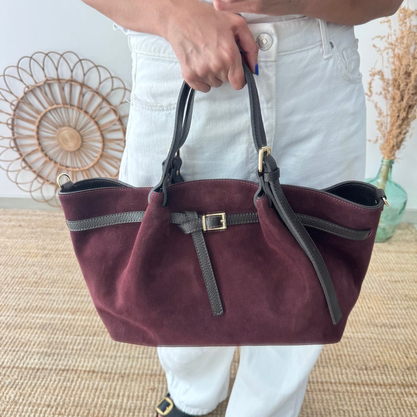 Bolso saco estructurado serraje y piel granate