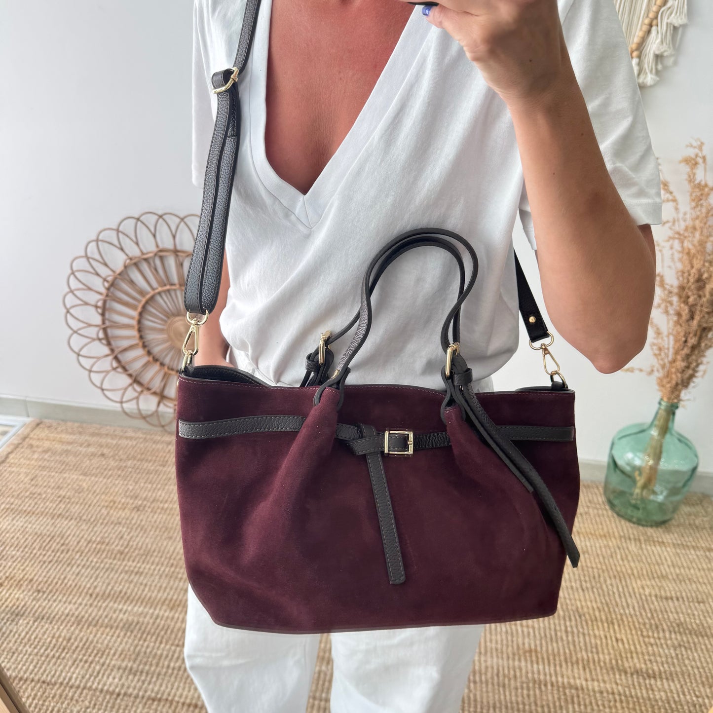 Bolso saco estructurado serraje y piel granate