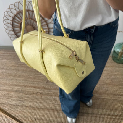 Bolso bowling de piel amarillo