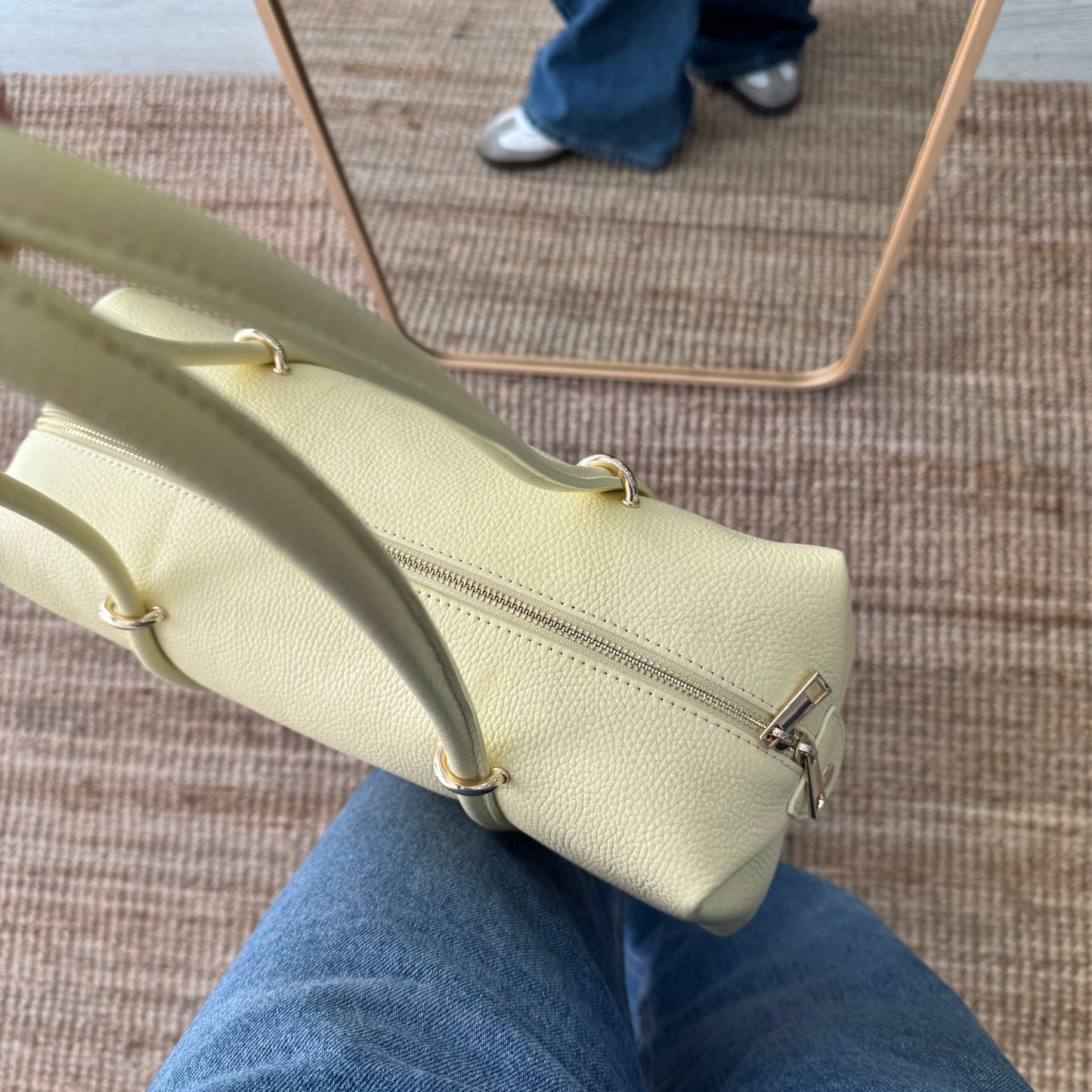 Bolso bowling de piel amarillo