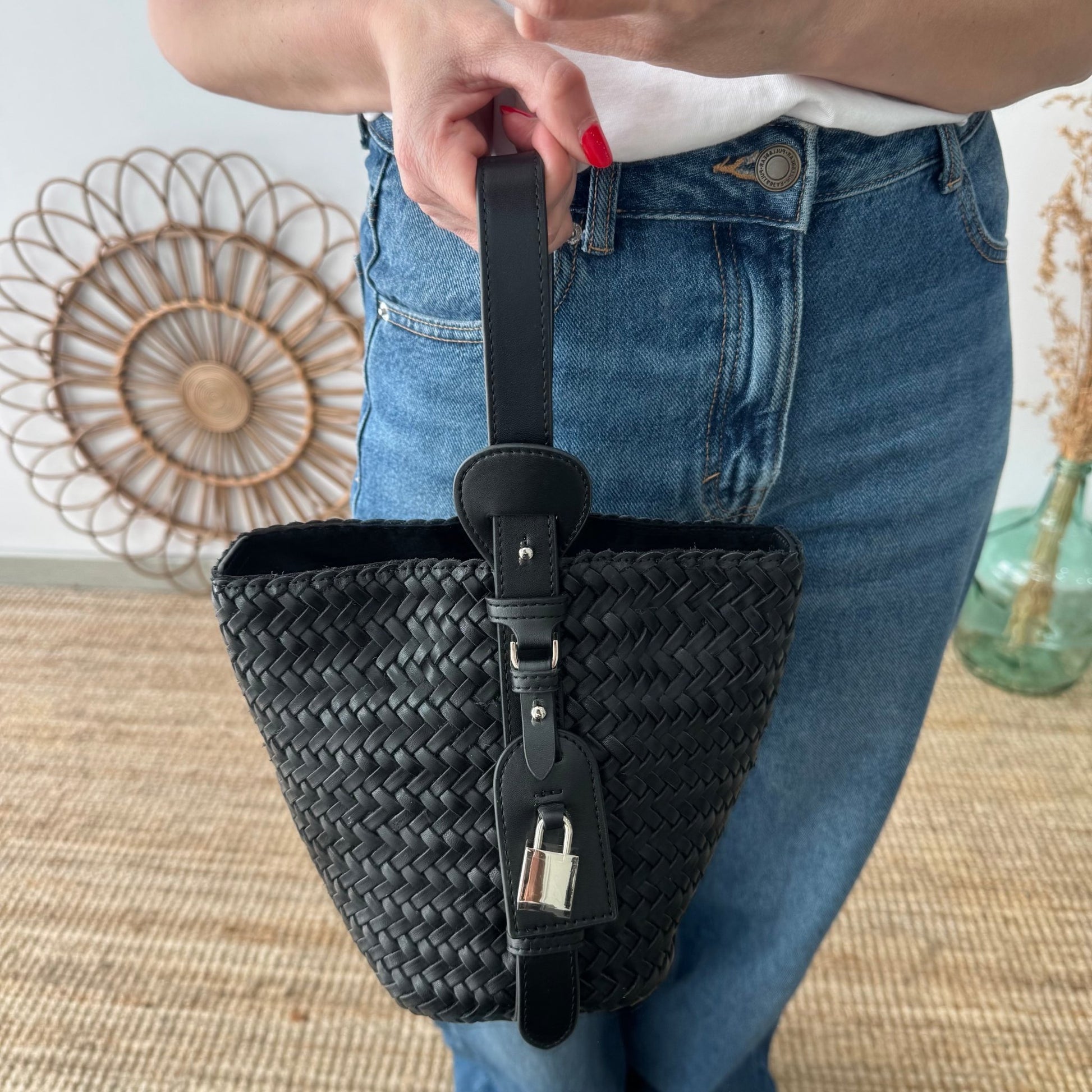 Bolso saco en piel trenzada candado negro - Bubbleshopbcn