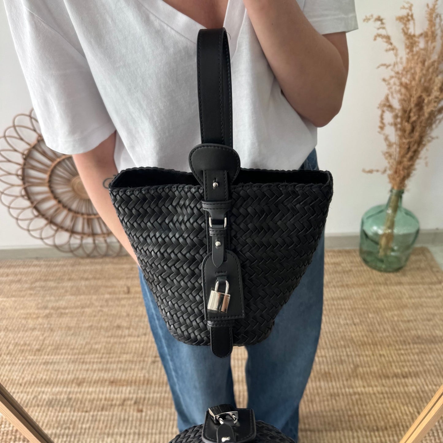 Bolso saco en piel trenzada candado negro - Bubbleshopbcn