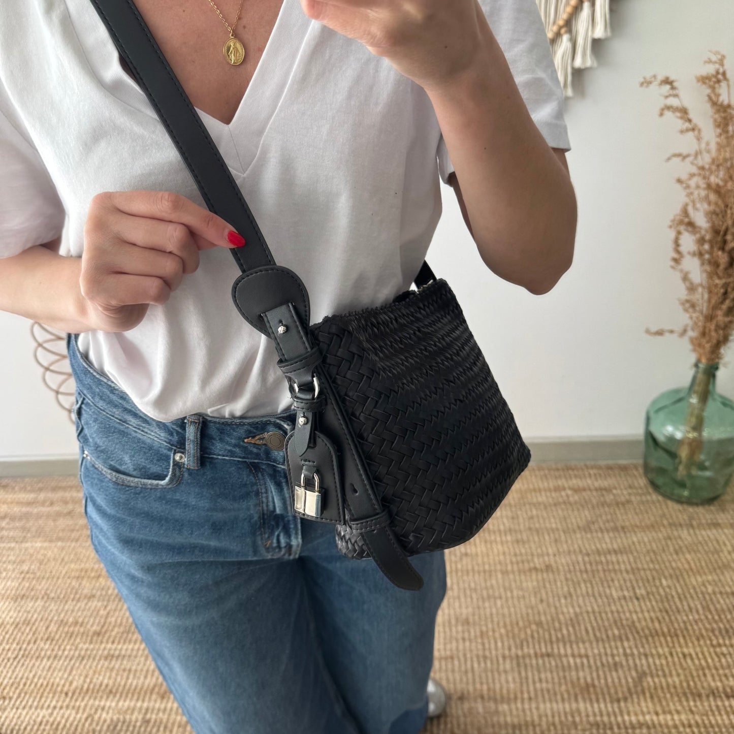 Bolso saco en piel trenzada candado negro - Bubbleshopbcn