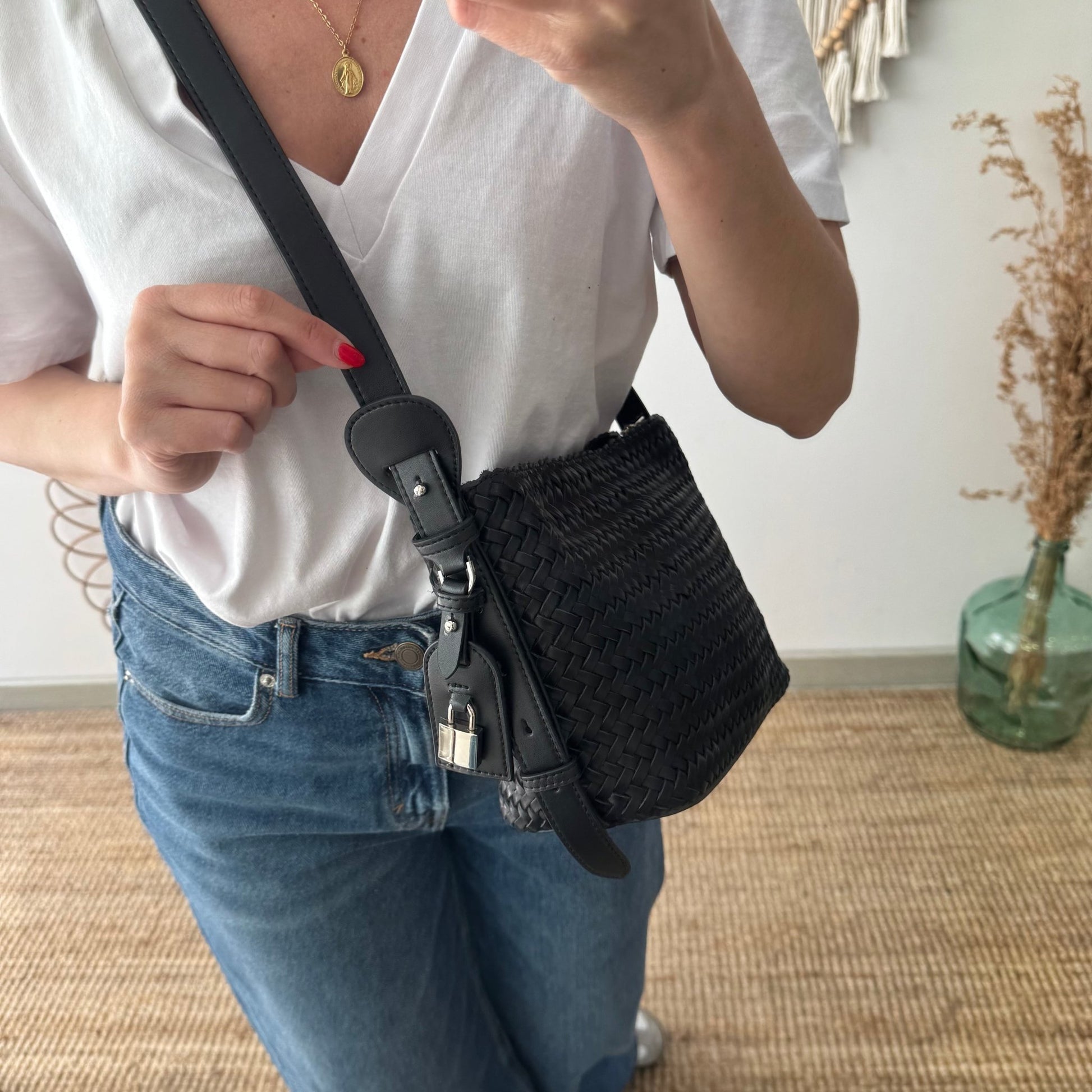 Bolso saco en piel trenzada candado negro - Bubbleshopbcn