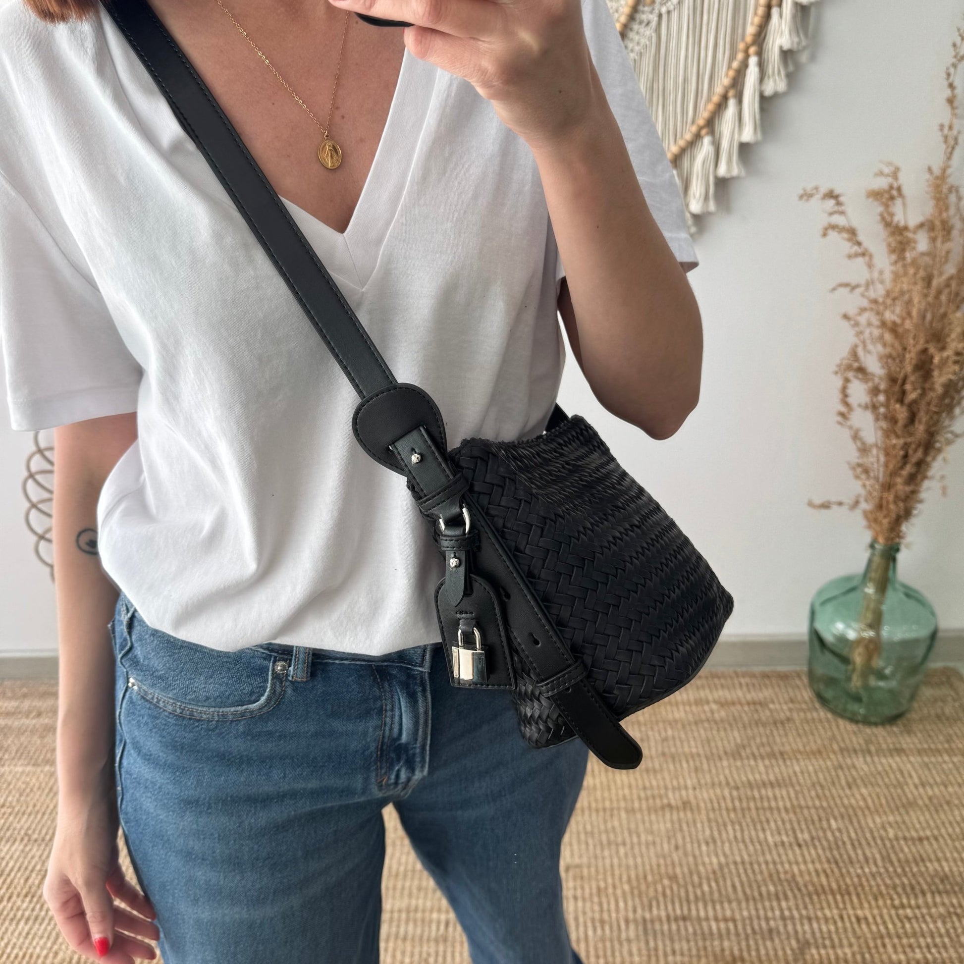 Bolso saco en piel trenzada candado negro - Bubbleshopbcn