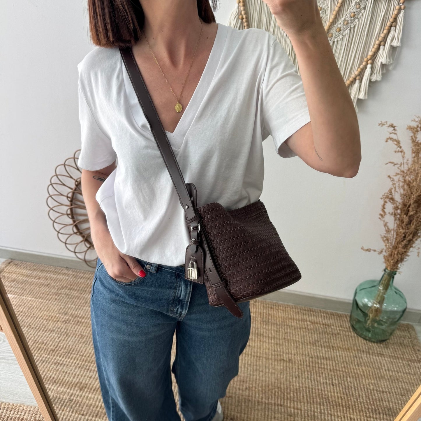 Bolso saco en piel trenzada candado marrón