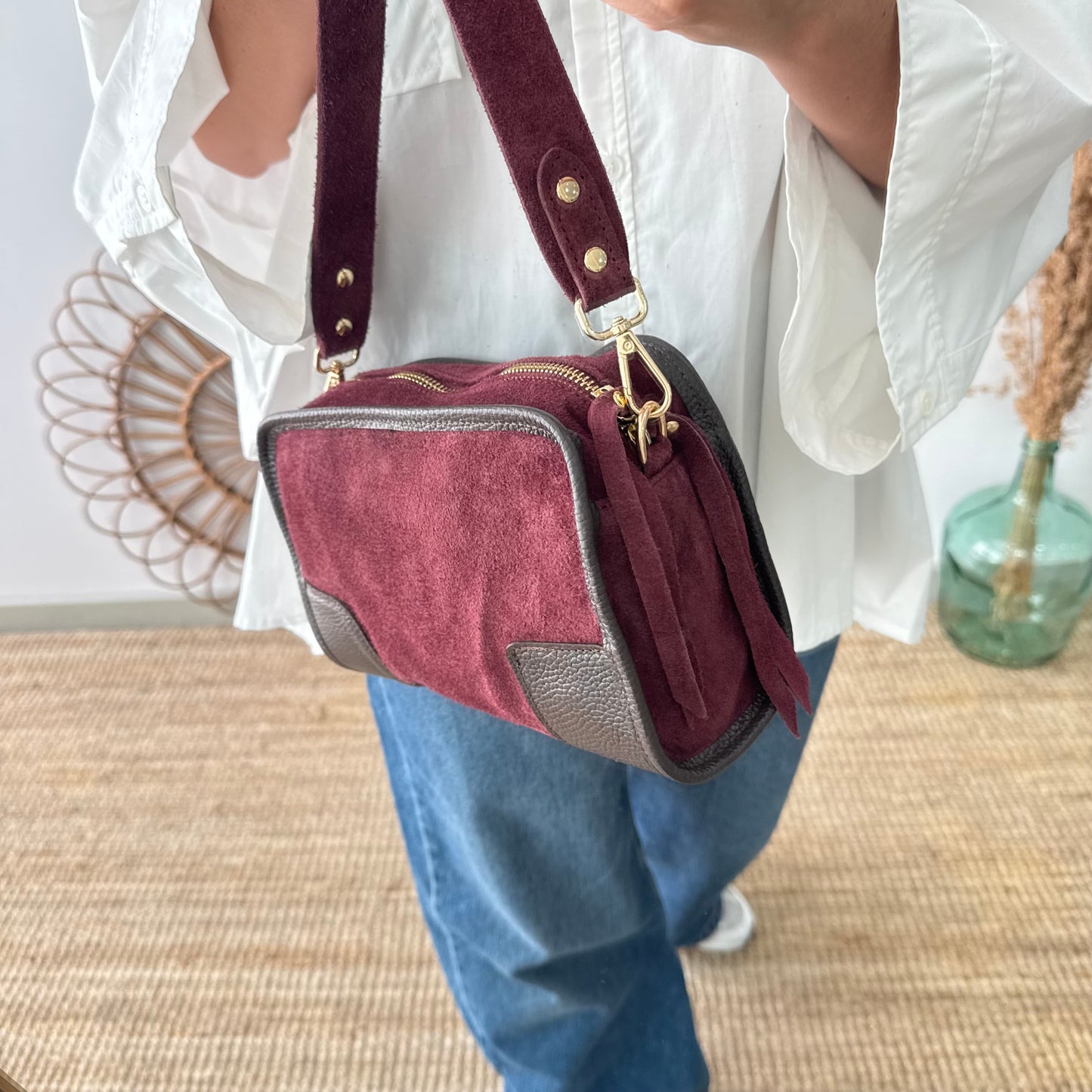 Bolso baúl serraje granate y piel marrón