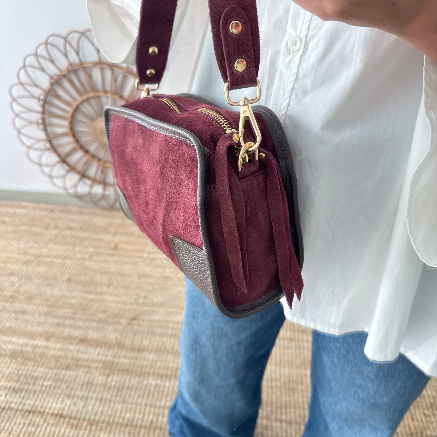 Bolso baúl serraje granate y piel marrón