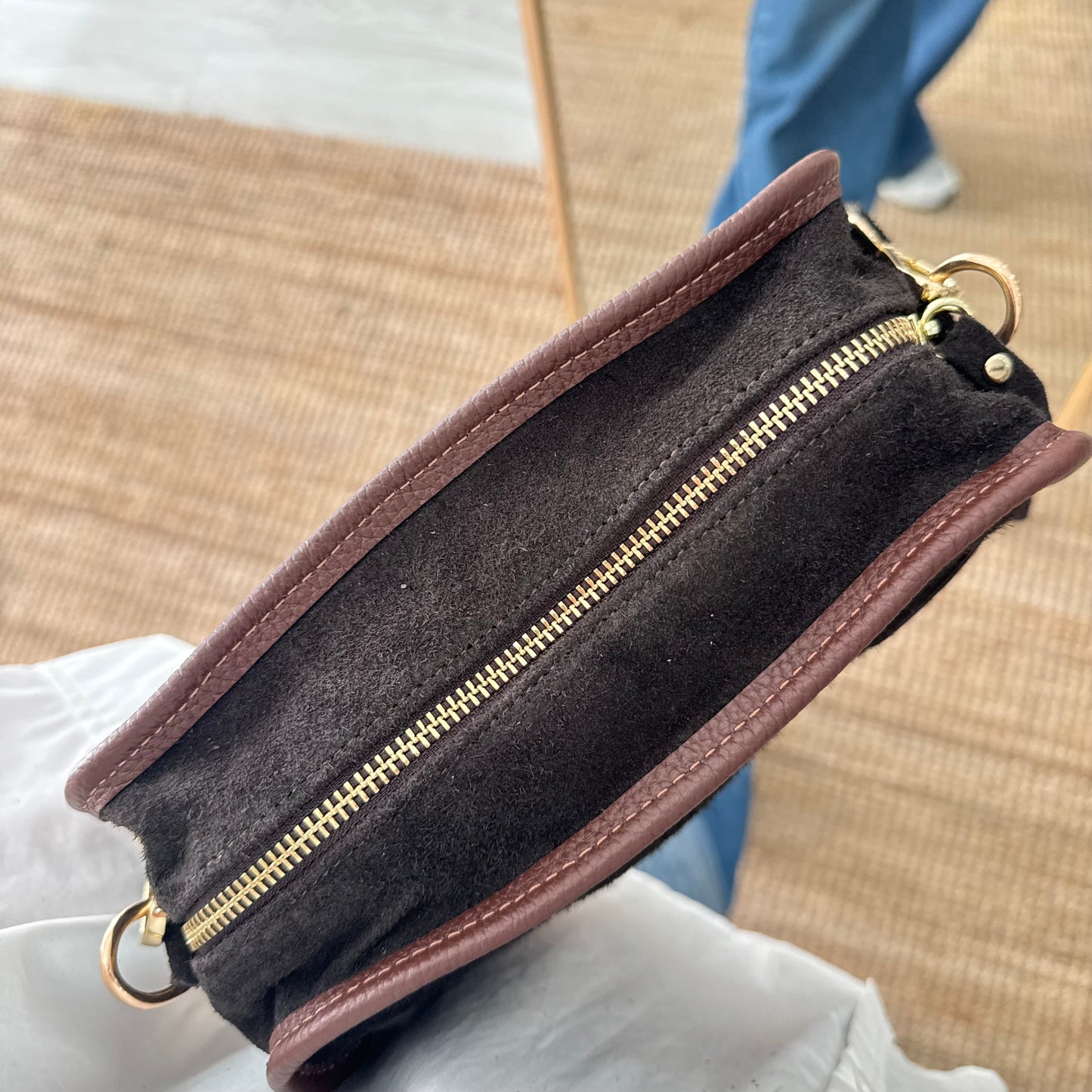 Bolso baúl serraje marrón y piel marrón