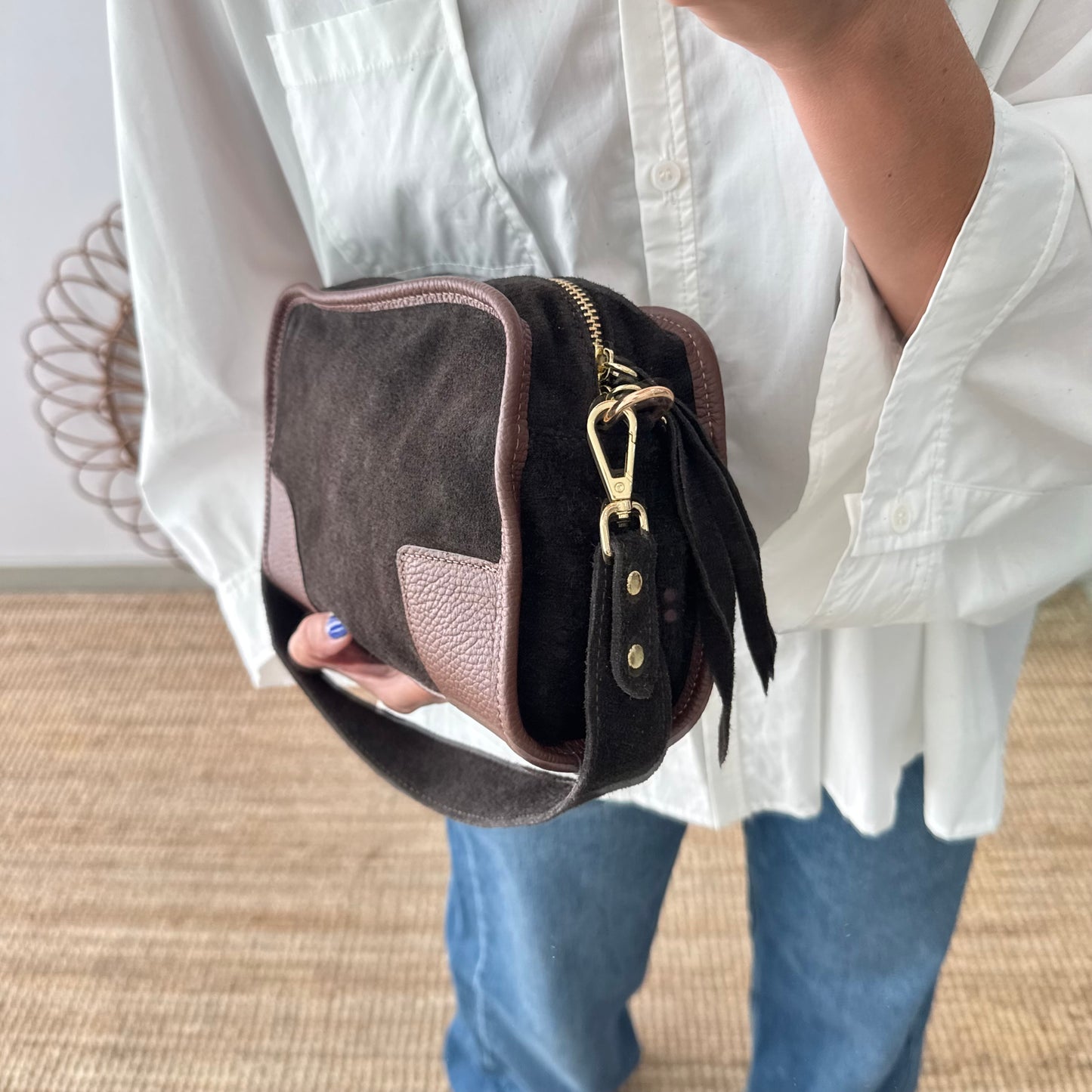 Bolso baúl serraje marrón y piel marrón
